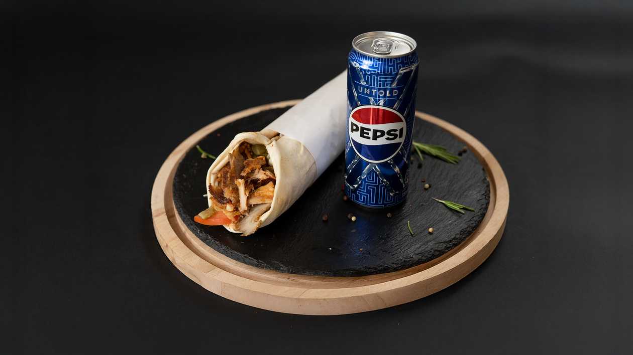 Classic Mixed Shawarma & Pepsi Can