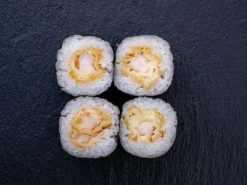 Shrimp Tempura Maki 8 Pcs