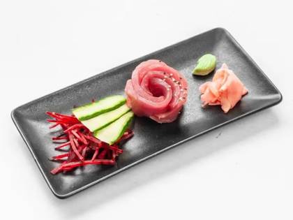 Tuňák sashimi