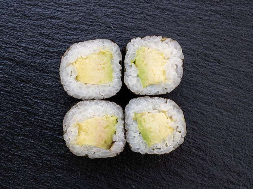Avocado Maki 8 Pcs