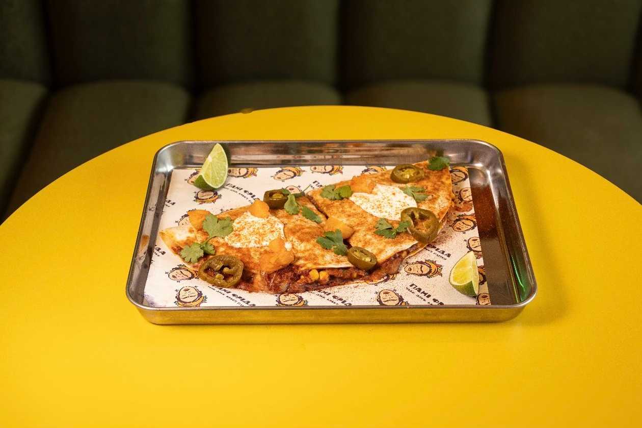 Кесадилья Al Pastor