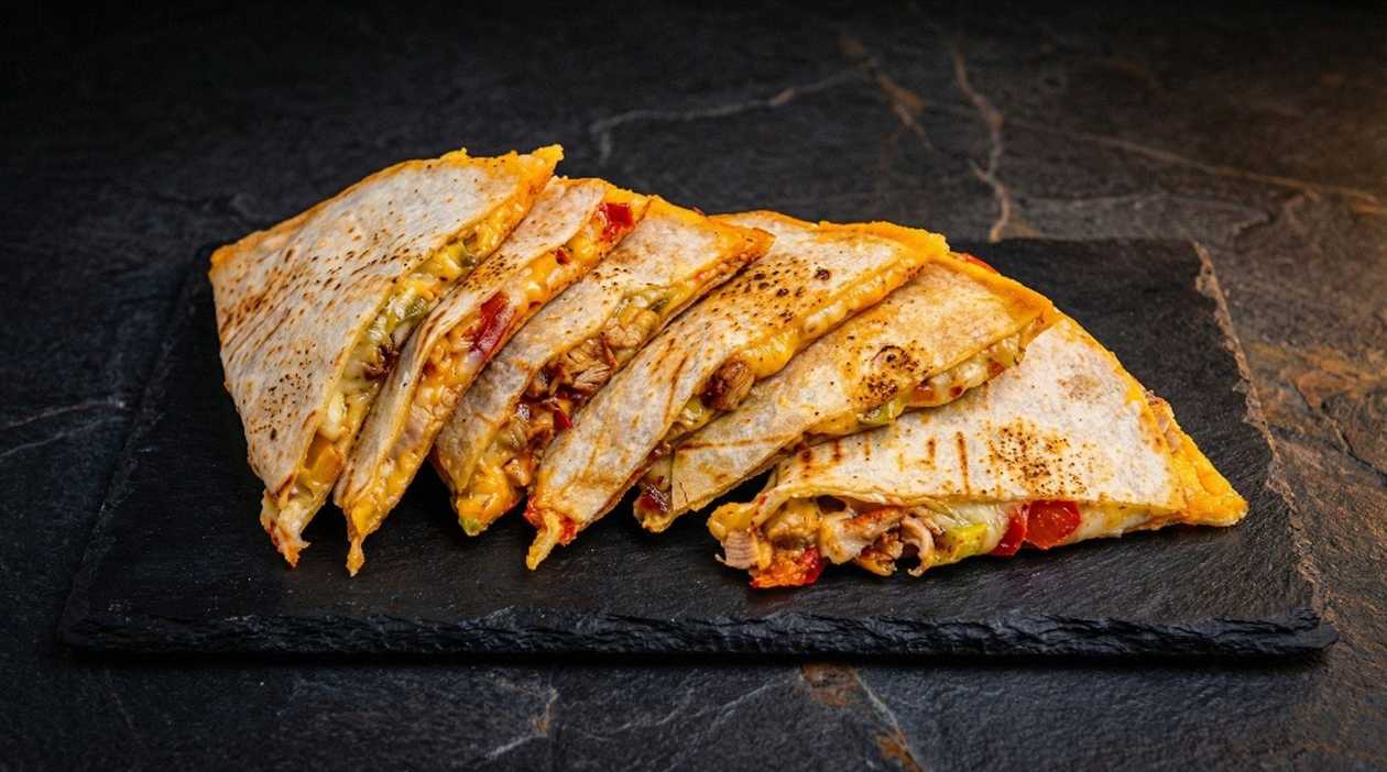 Quesadilla with chicken 6pcs