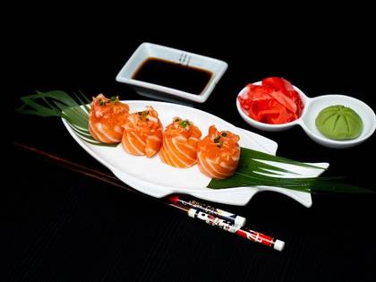 GUNKAN SALMÃO (4 pcs)