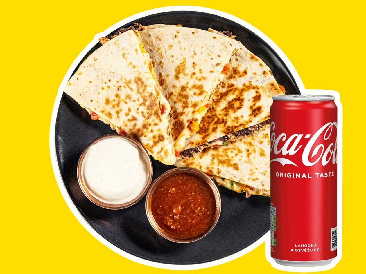 Quesadilla kuřecí Deluxe + Coca-Cola 0,33l