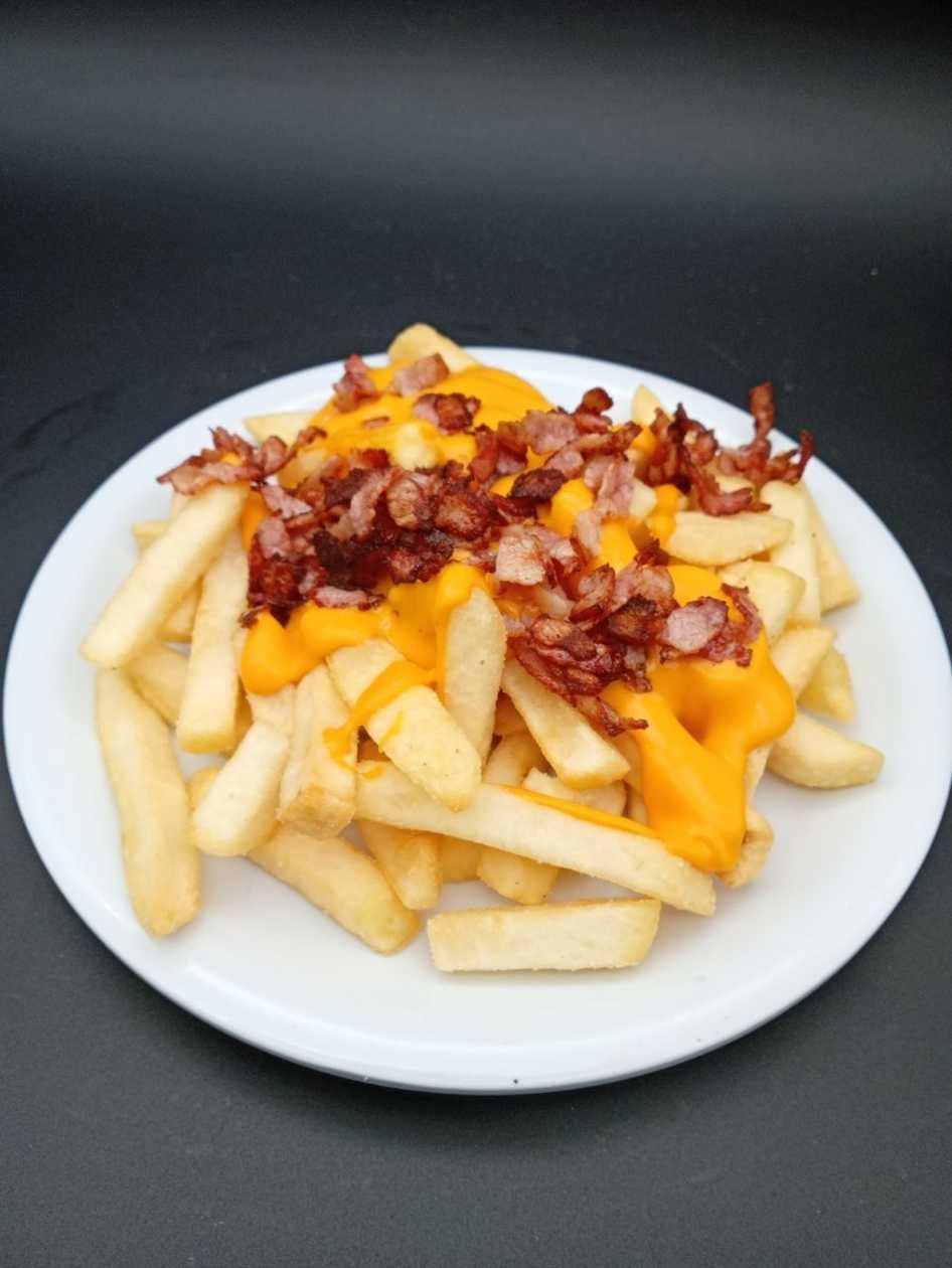 Cartofi Prăjiți cu Chedar și Bacon