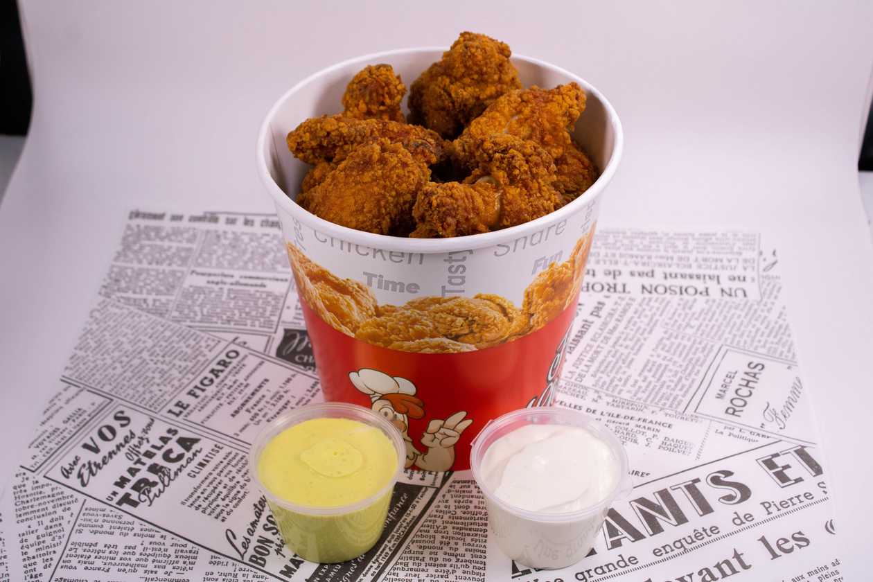 Bucket of 15 Spicy/Non-Spicy Wings
