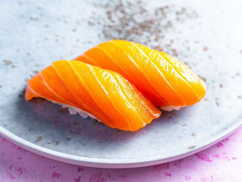 Salmon Nigiri 2pcs