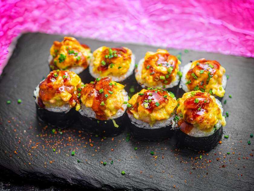 Orange Pepper & Salmon 8pcs