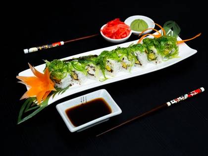 URAMAKI VEG SPECIAL (8pcs)
