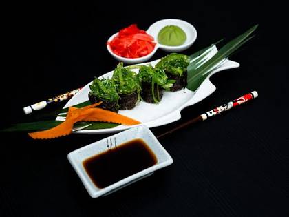 GUNKAN GOMA WAKAME VEG (4 pcs)