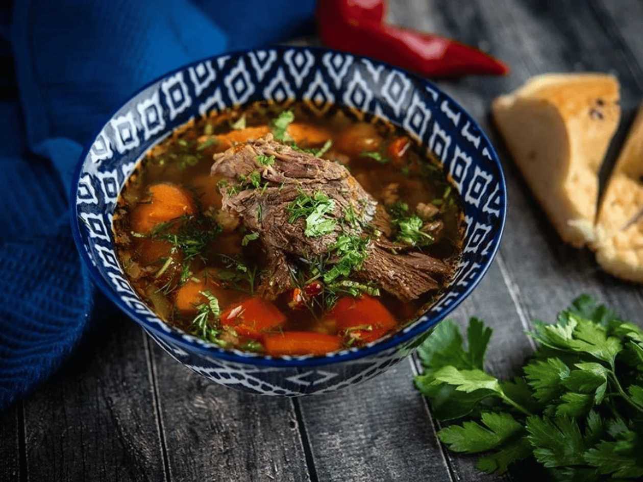 Uzbek soup Shurpa with lamb