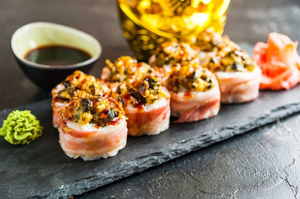 #16 Baked Mussel & Bacon Maki 8pcs
