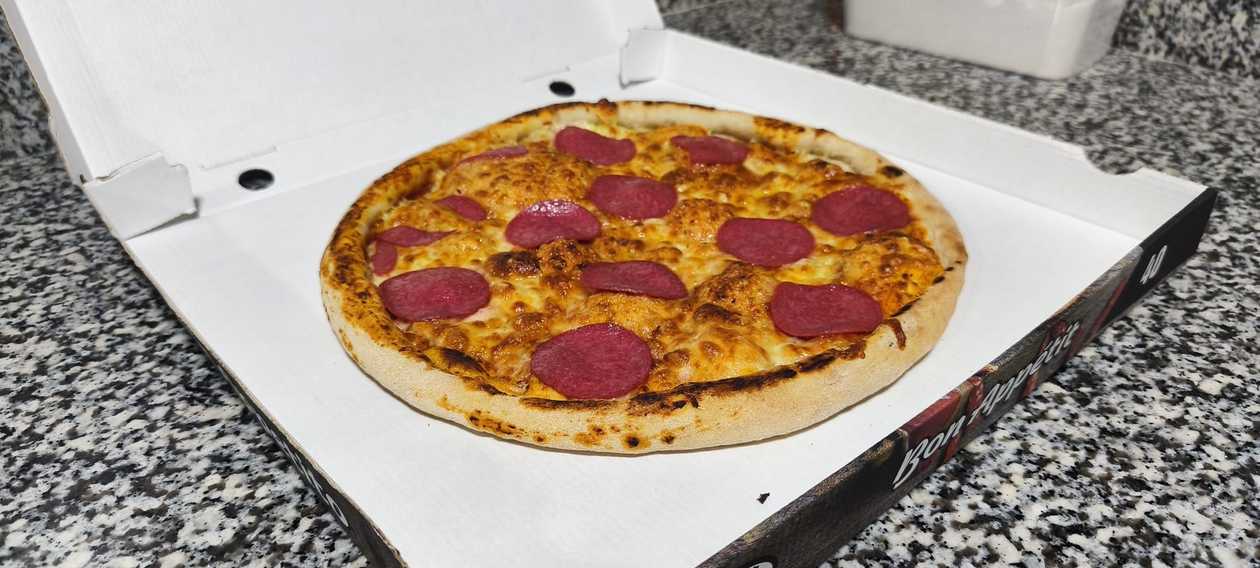 Salami Pizza