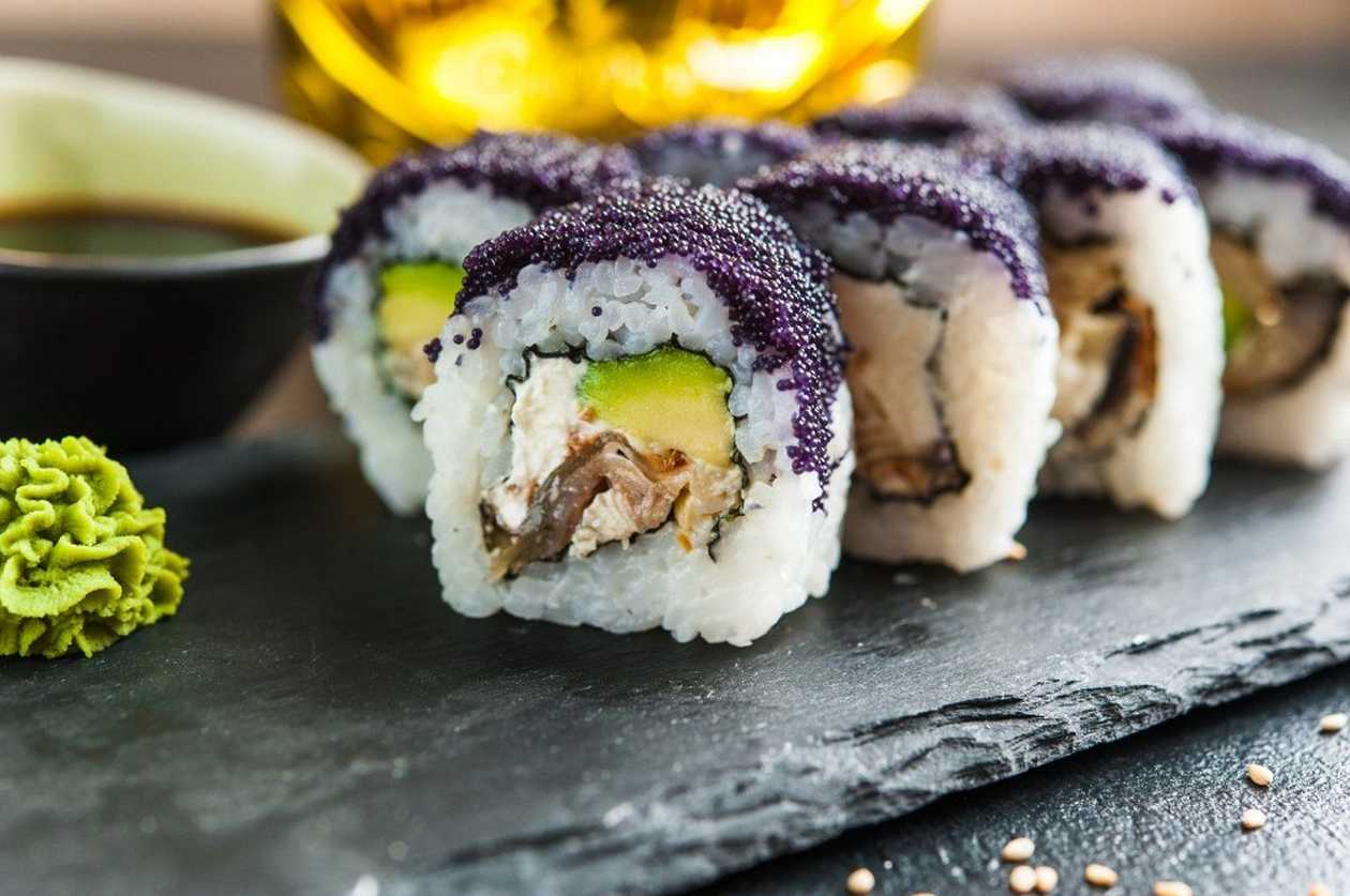 #38 Unagi Masago Maki 8pcs
