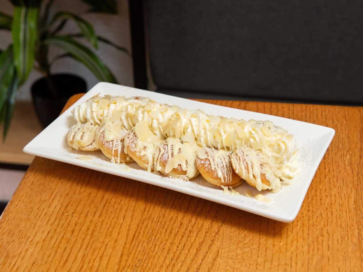 Mini Pancakes with Mascarpone and White Chocolate