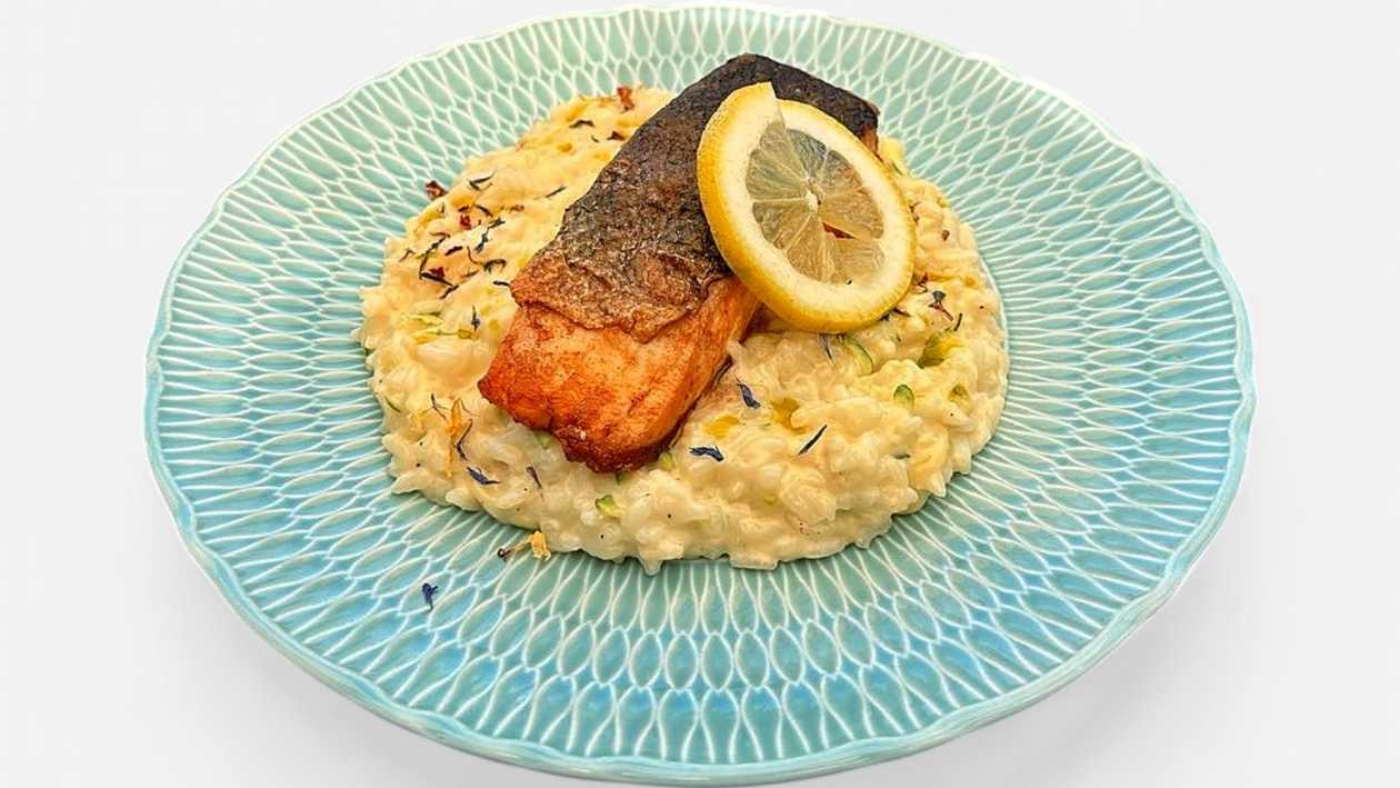 Cuketové risotto s grilovaným lososom
