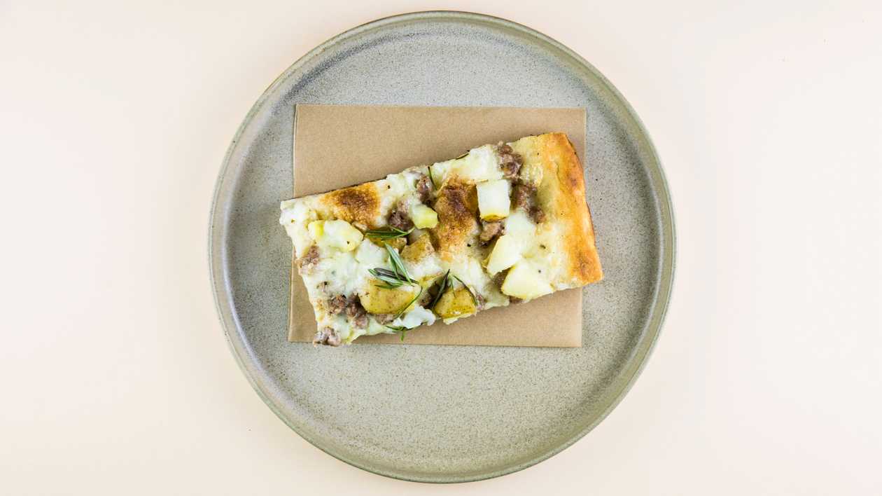 Salsiccia e Patate Pizza Slice