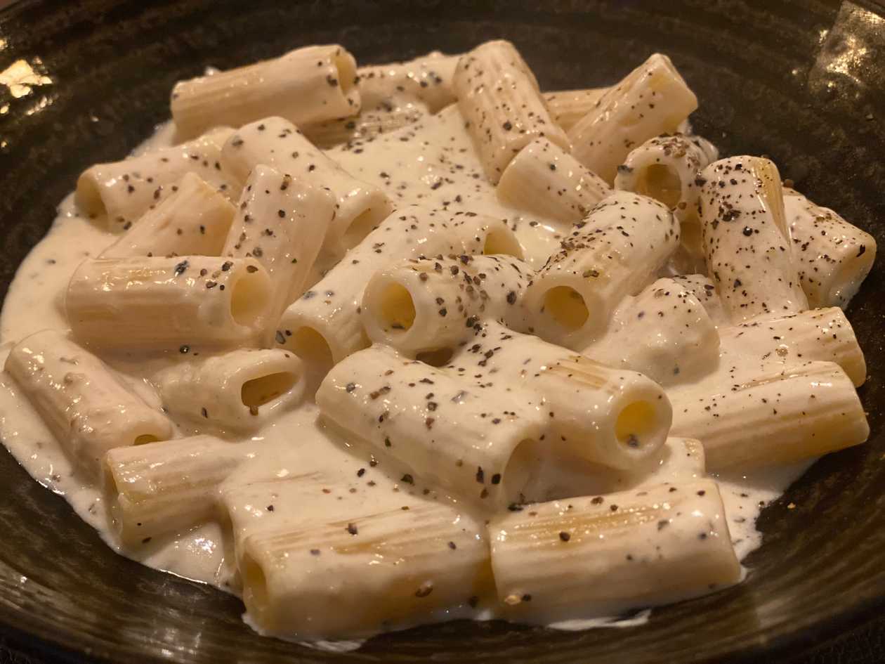 Rigatoni Cacio e Pepe