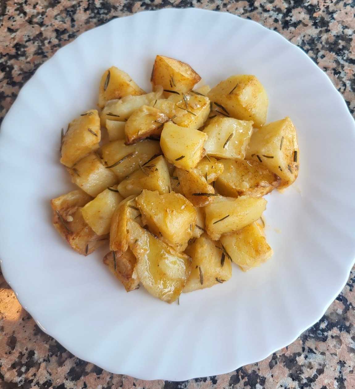 Cartofi cu rozmarin