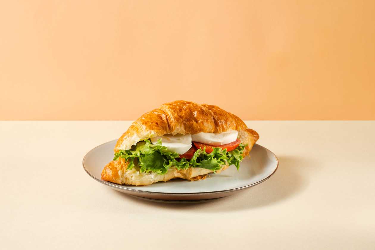 Mozzarella-tomati sarvesai
