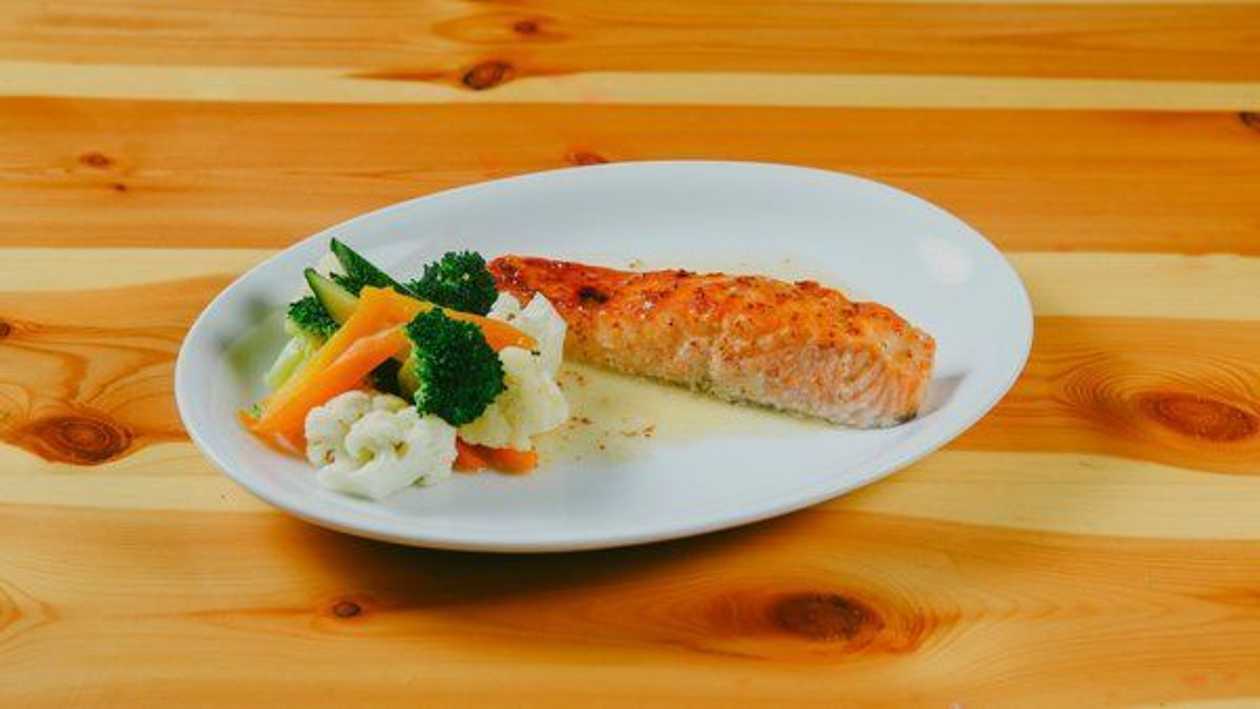 Fresh Salmon with Honey and Mustard