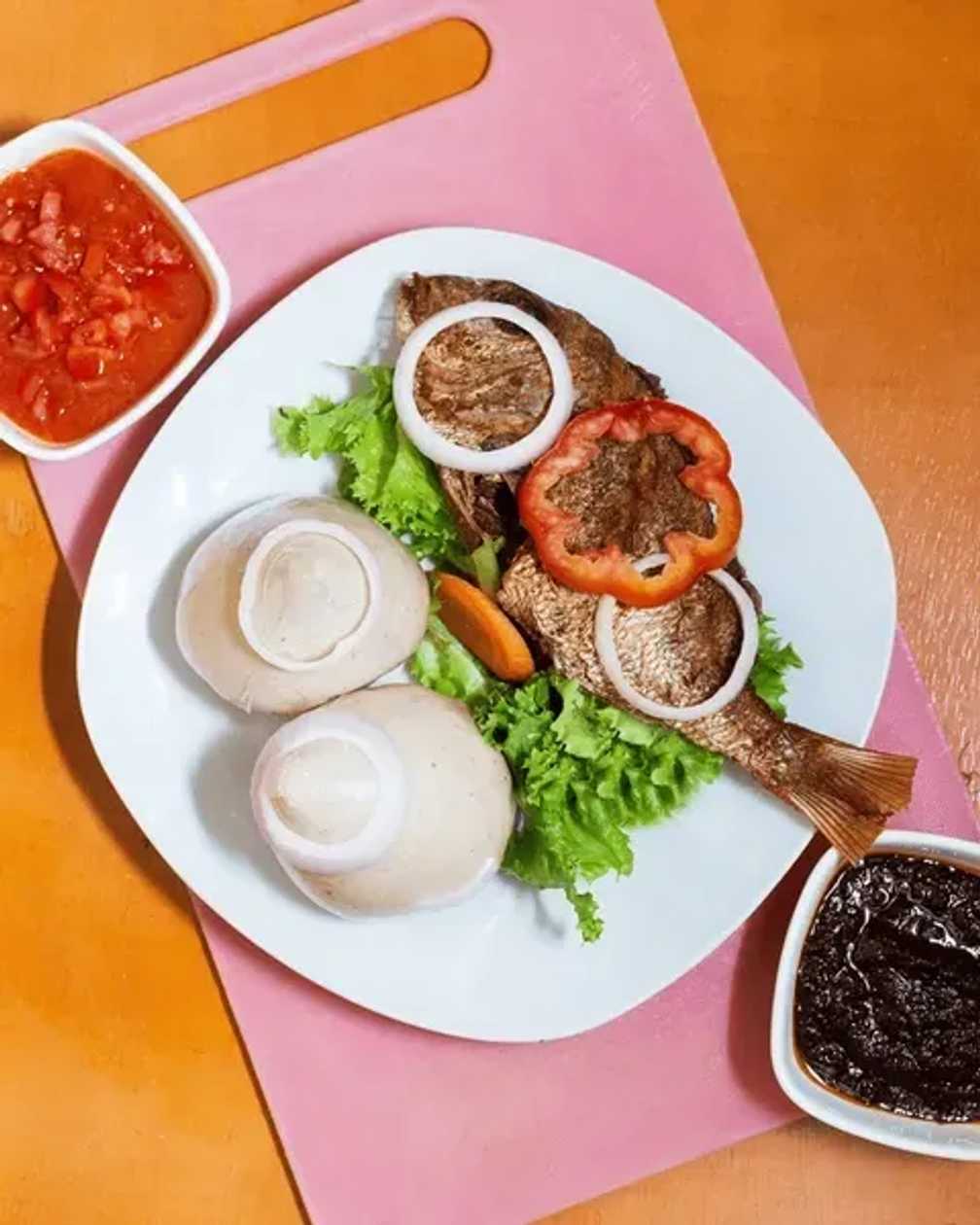 Grilled tilapia with banku(full tilapia)