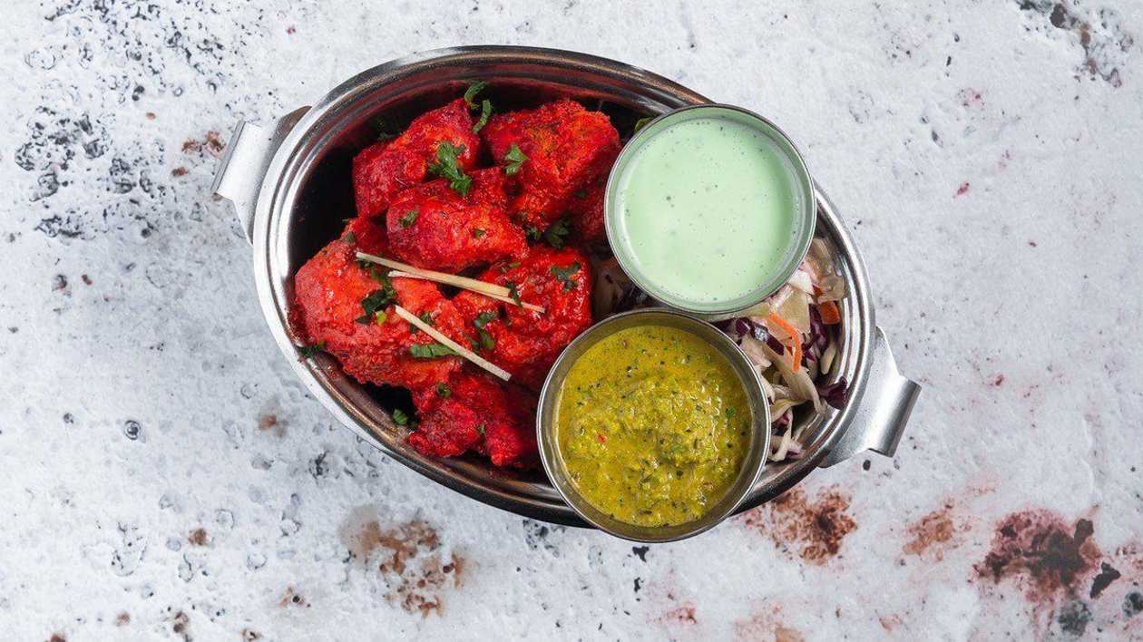 Chicken Tandoori Tikka + Tandoori Naan + Coca–Cola 0,33 l