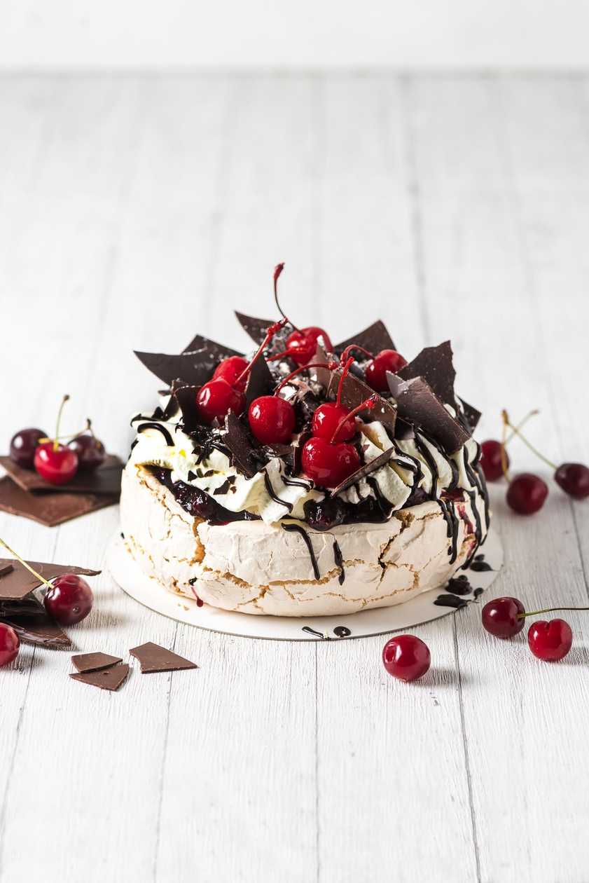 Kirsi-šokolaadi pavlova tort ~ 650g