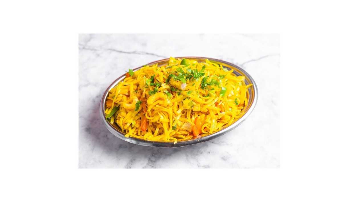 29. Singapore Style Rice Noodles