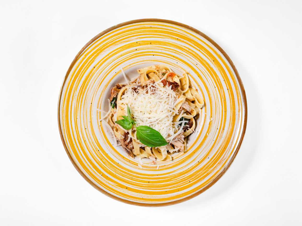 Tagliatelle con Pollo Sminuzzato