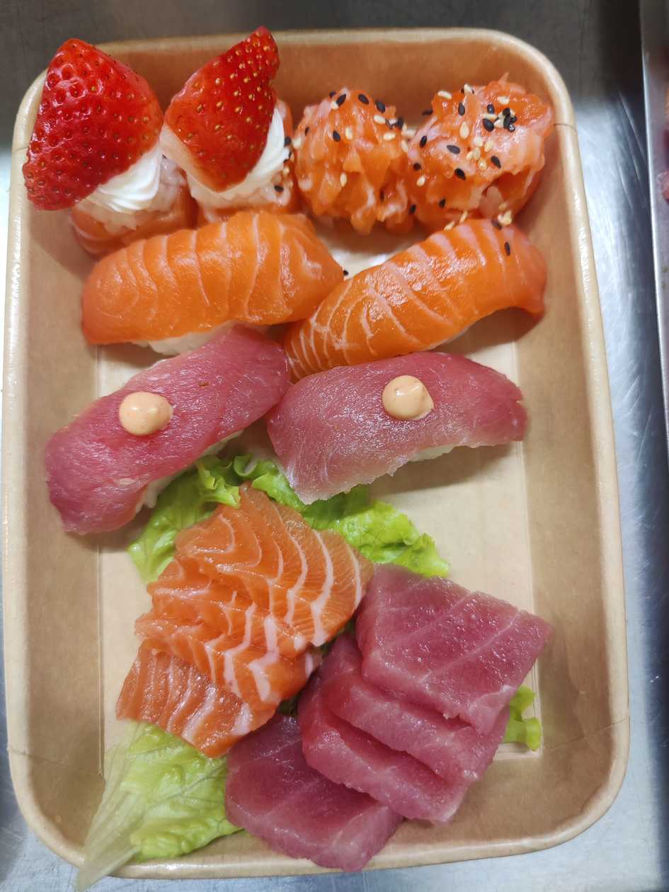 Atum & salmon mix 16