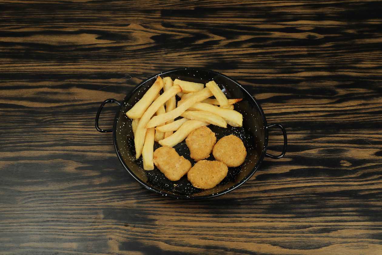 Children's Chicken Nuggets & Chips