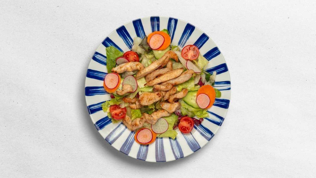 Insalata mista con petti di pollo