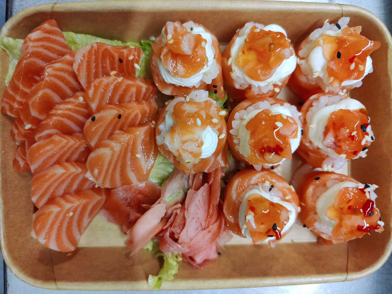 Philadelphia gunkan com sashimi 18