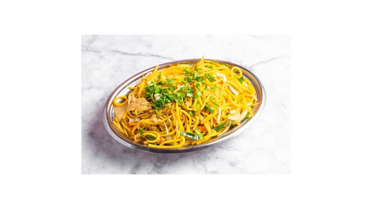 25. Rice Noodles with Vegetables