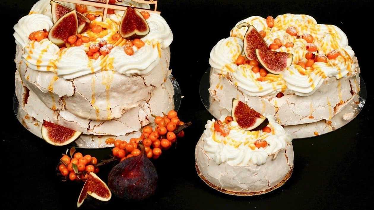 Astelpaju-õuna pavlova minitort ~ 220g