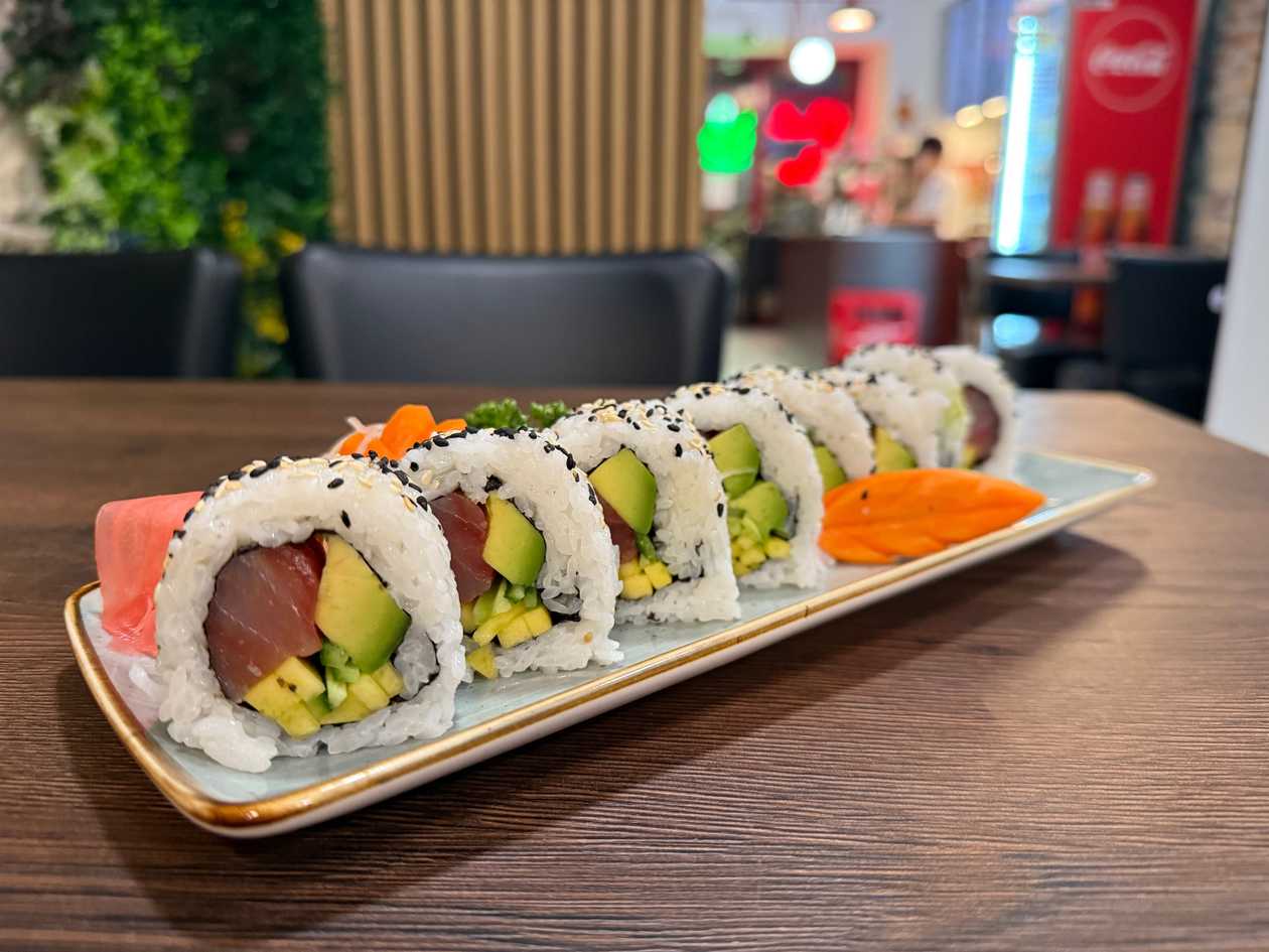 M25. Tuna Roll