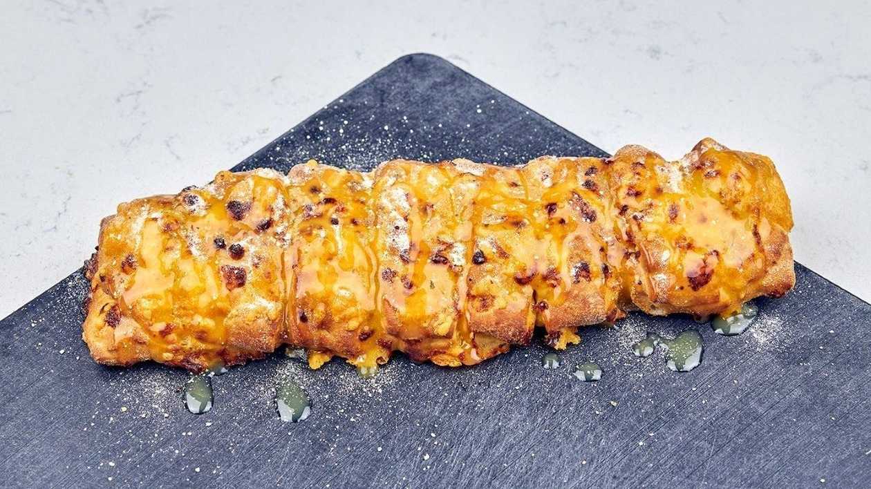 Stuffed cheesy bread