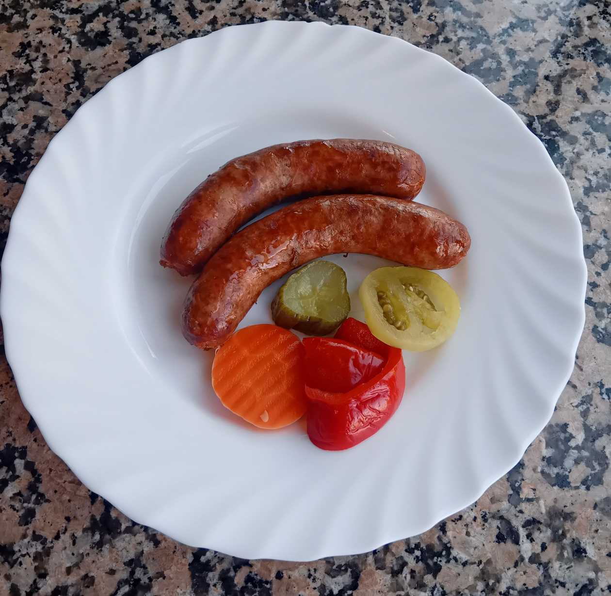 Cârnați de porc proaspeți