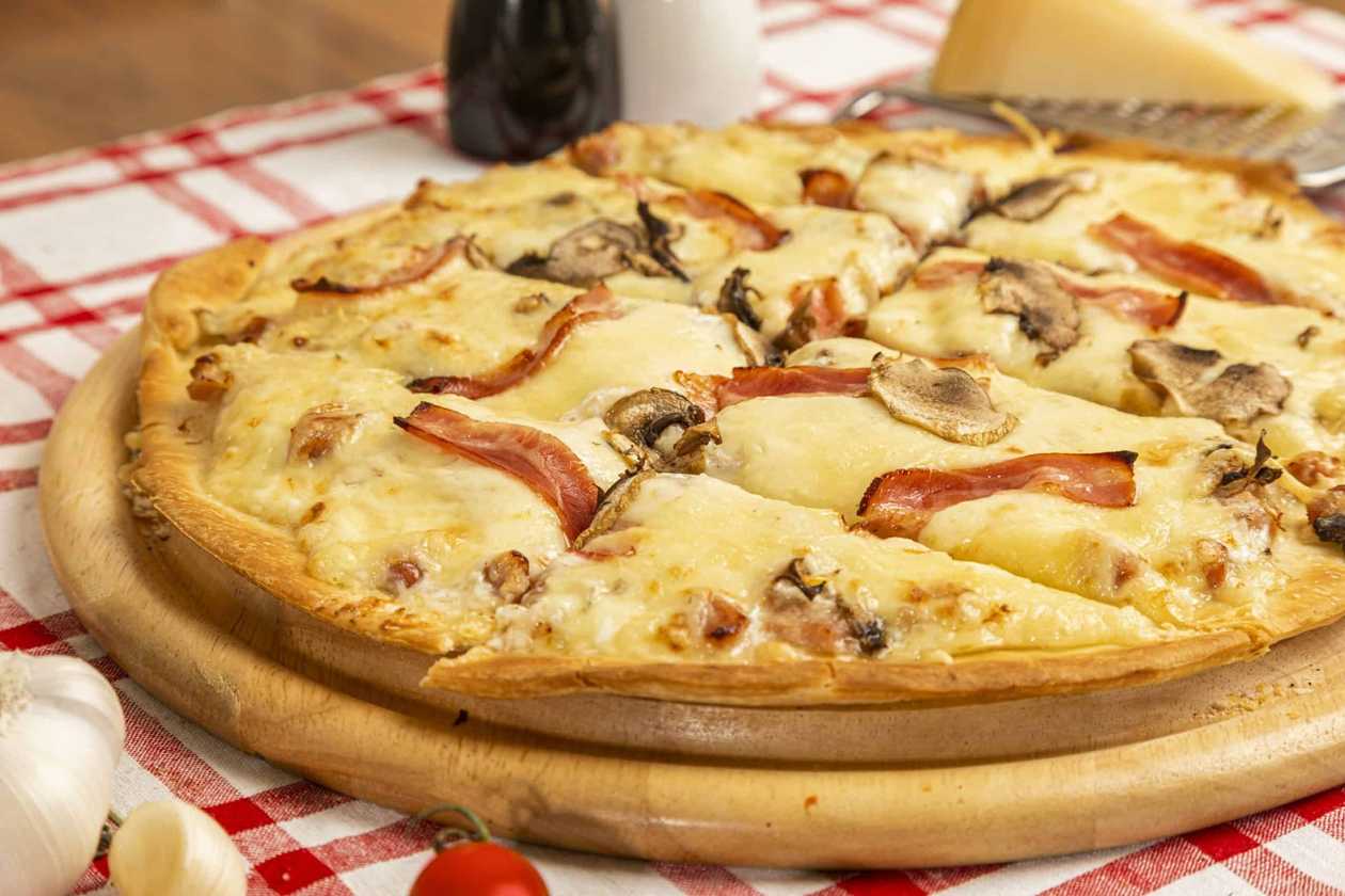 Carbonara Large Pizza