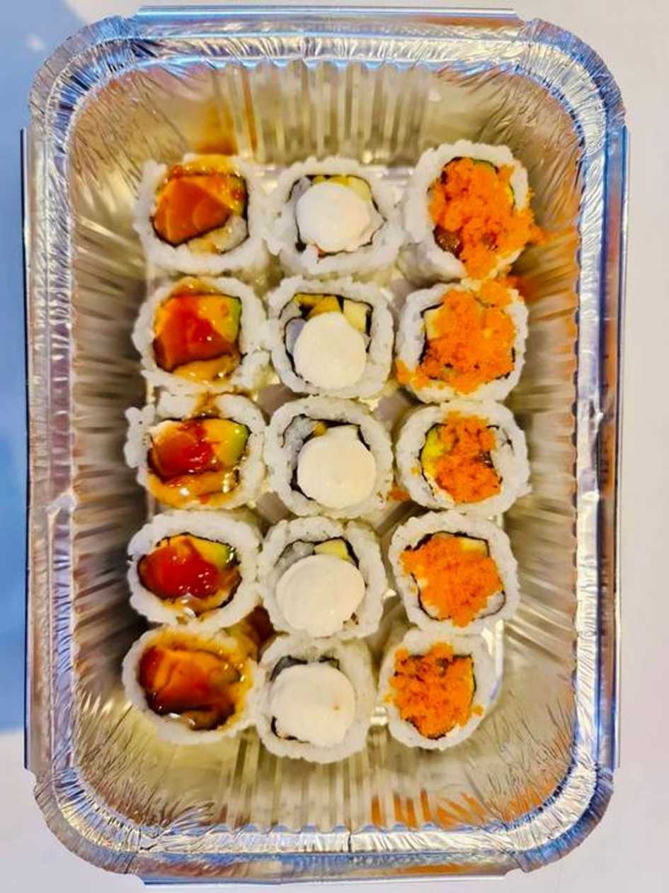 U6a California with Salmon and Fruit