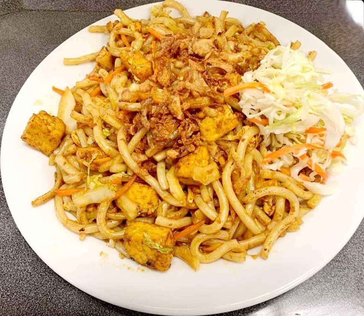 Opekané Udon rezance Tofu