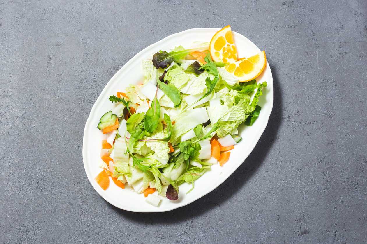 102. Värske roheline salat