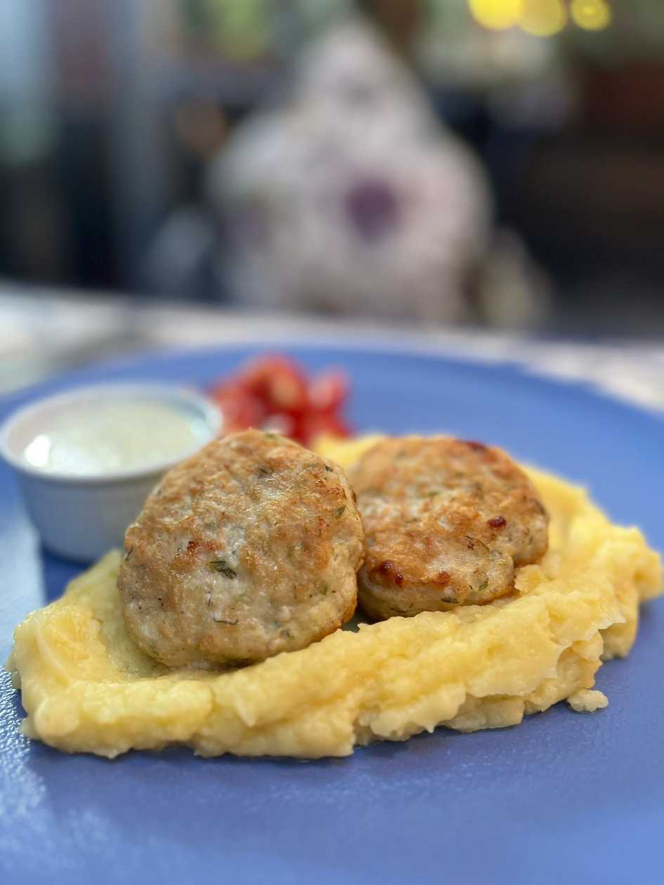 Vistas gaļas kotletes/ Chicken meatballs