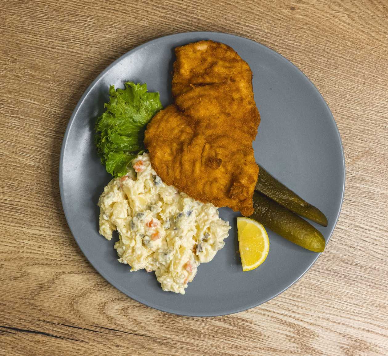 Menu s kuřecím řízkem