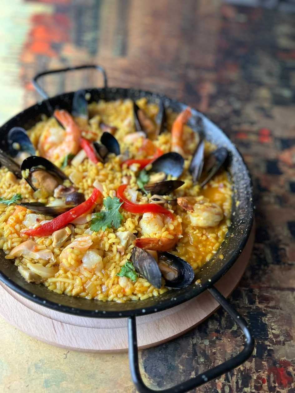 Paelja ar jūras veltēm/ Seafood Paella