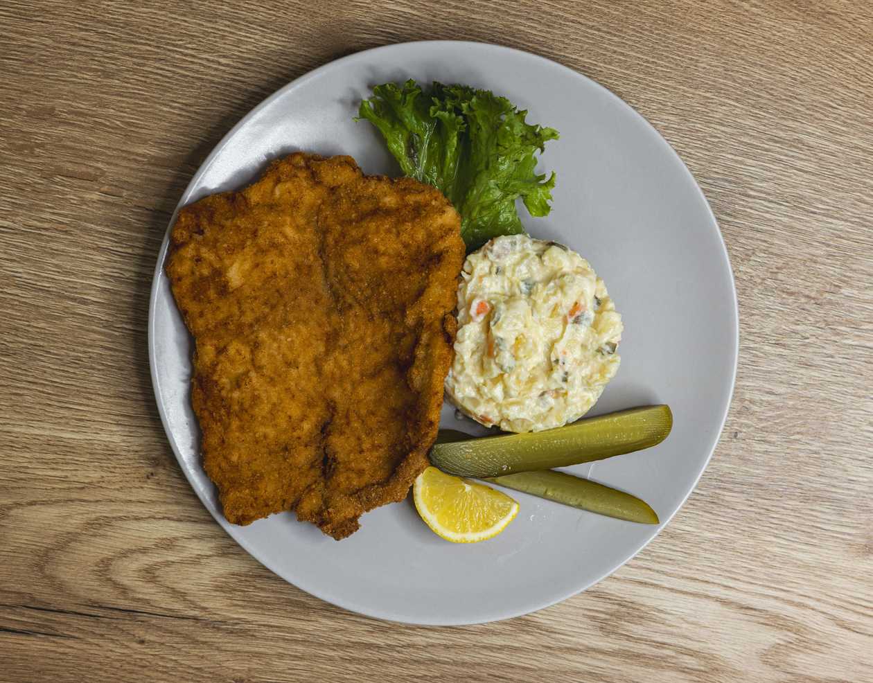 Menu s řízkem z krkovičky