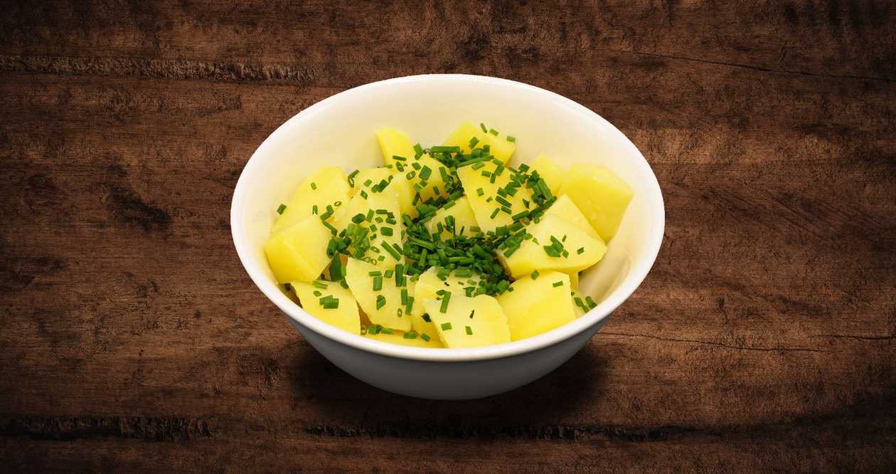 150g Vařené brambory, máslo, pažitka