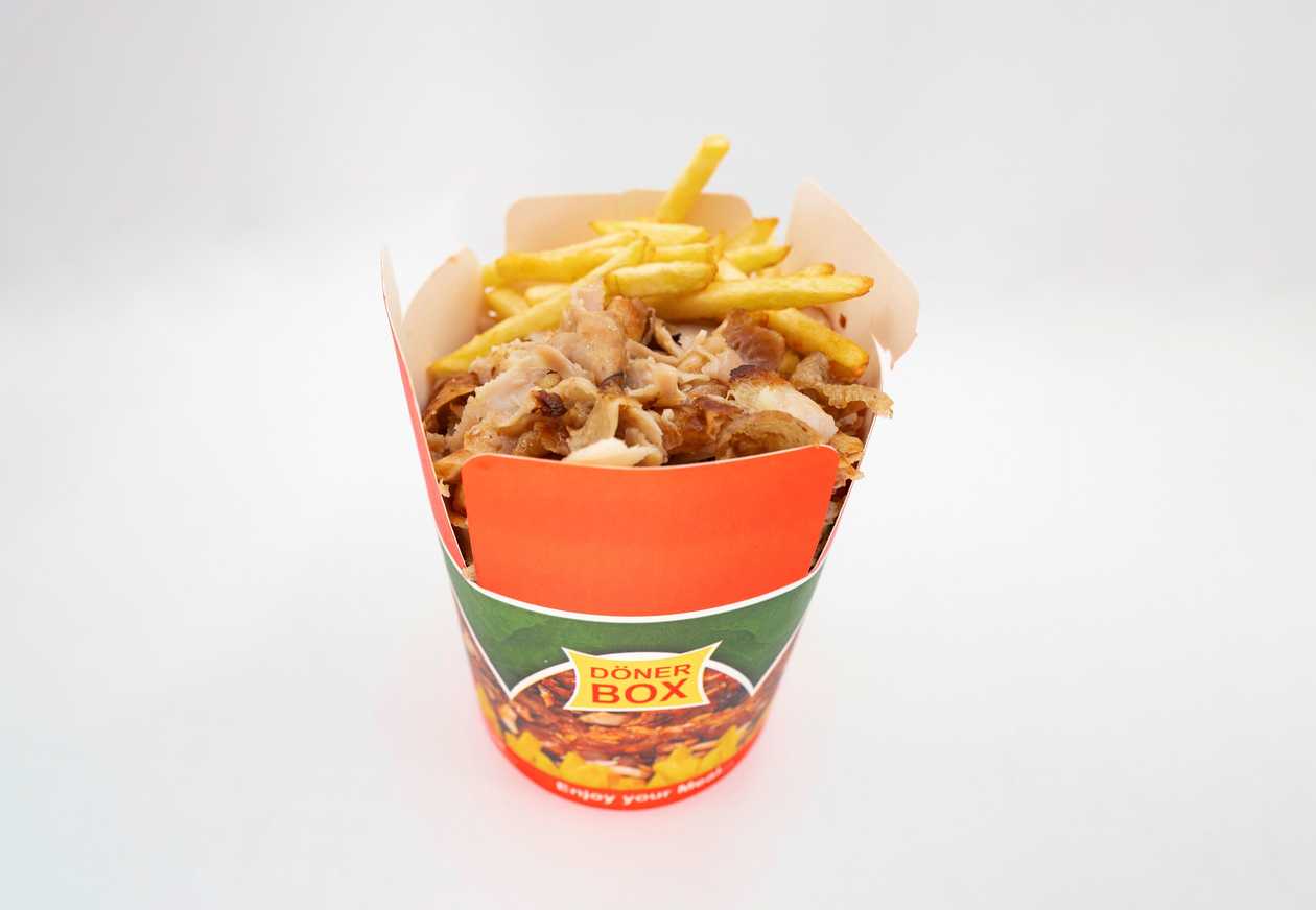 Kebab box with pasta