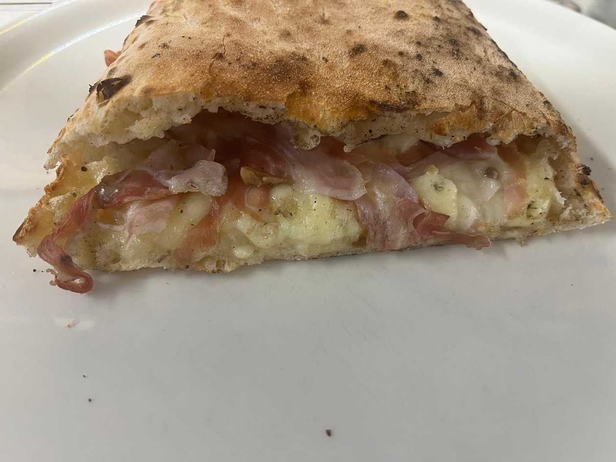 Pancetta e provola panuozzo